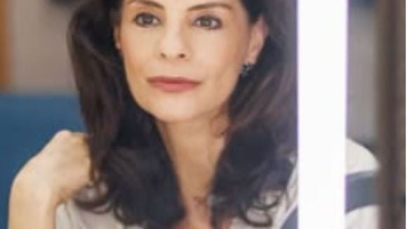Helena Ranaldi prova que o básico funciona: aos 60 anos, atriz tem dois hábitos comuns de beleza que muitas mulheres abrem mão sem perceber o impacto da pele