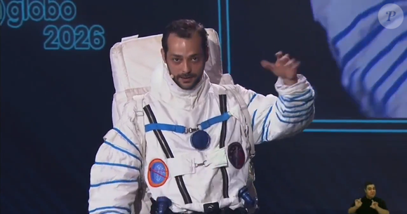Eduardo Sterblitch é parceiro de Tatá Werneck no humorístico E.T
