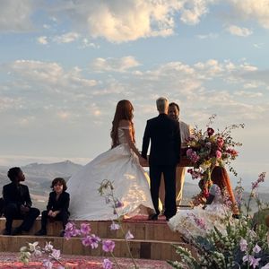 Giovanna Ewbank e Bruno Gagliasso renovaram os votos de casamento em uma cerimônia neste sábado (09)