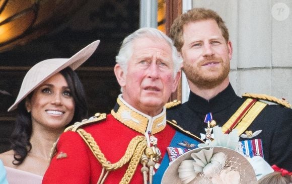 Em informações publicadas pela People, o reencontro marcou a primeira vez em quatro anos que Rei Charles III voltou a encontrar Meghan Markle, Príncipe Archie e Princesa Lilibet, em uma reunião realizada em Highgrove House