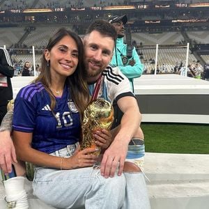 A vidente mexicana Mhoni falou sobre Messi e Antonela: 'Esse Messi, um jogador argentino tão bom, que jogou muito bem, que levou a Argentina para ganhar a Copa do Mundo e a Copa América, vai se divorciar'.