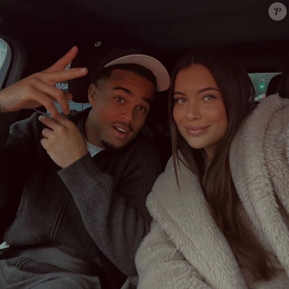 Justin Kluivert, que joga pela Holanda, é casado com Shanna e juntos são pais de Giselle Sofia, que nasceu em fevereiro de 2025. O jogador utiliza frequentemente as redes sociais para compartilhar momentos ao lado da família e da esposa