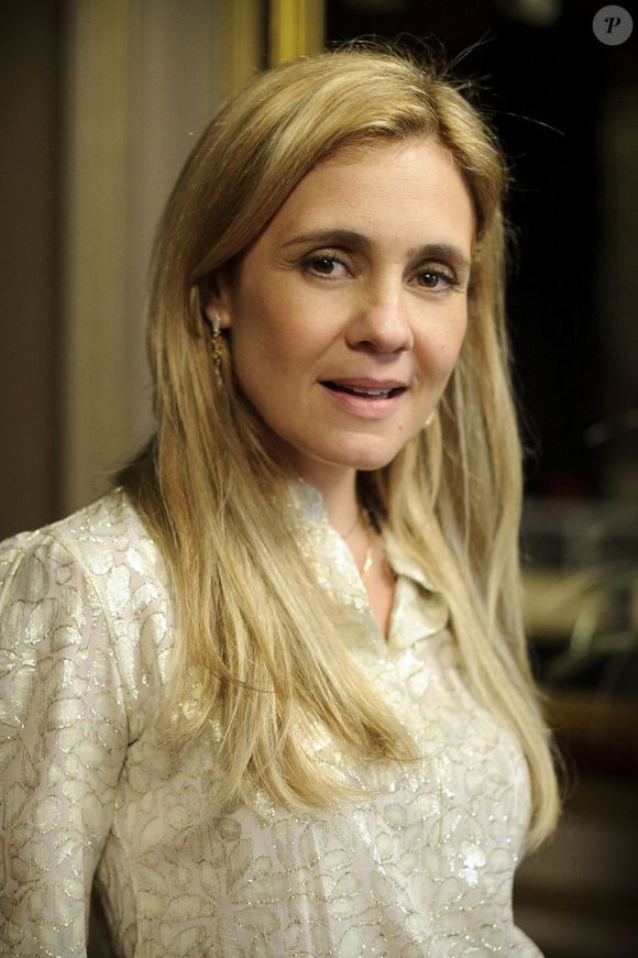 Novela 'Avenida Brasil' será exibida após 'Rainha da Sucata' até 3 de abril