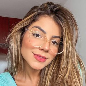 A ex-'BBB 19' Hariany Almeida havia negado recentemente ao Gshow crise no relacionamento com Matheus Vargas.