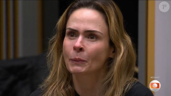 Ana Paula chorou ao se defender após ser indicada ao Paredão