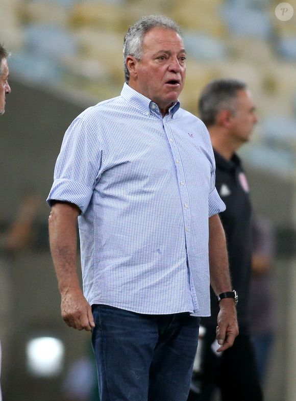 Abel Braga ‘já deveria ter aprendido alguma coisa na vida dele’, detonou Thiago Pasqualotto