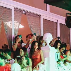 Curtindo a capital baiana desde sexta-feira (16), após temporada nos Estados Unidos, Bruna Marquezine aproveitou o evento comandado por Denny Denan e Buja Ferreira antes de retornar ao Rio de Janeiro