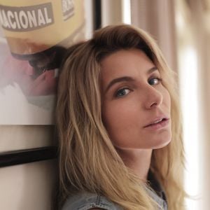 Senna na Netflix: Adriane Galisteu (Júlia Foti) aparece em apenas 2 minutos e 34 segundos na série