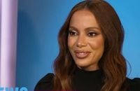 Confira o trecho em que Anitta reflete sobre a fama e cirurgias lásticas em entrevista a E!