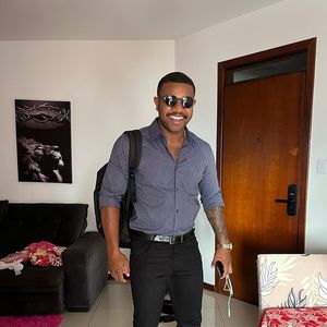 Davi Brito afirmou que a cirurgia correu bem; ele já está em casa