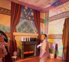 Primeiro ambiente da festa reconstruiu o quarto da Rapunzel