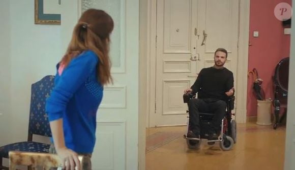 Raif vai contra a vontade da mãe, Fazilet, e pede para Ceyda voltar a trabalhar para eles na novela 'Força de Mulher', no capítulo de terça-feira 6 de maio de 2025