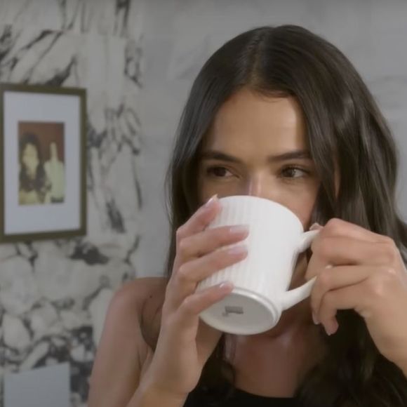 Chá para o inverno: Bruna Marquezine, Xuxa, Gisele Bündchen e mais famosas têm uma bebida favorita na dieta - e ela evita o Alzheimer