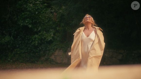 A HBO Max estreou, nesta quinta-feira (06), ‘Meu Ayrton Por Adriane Galisteu’, documentário onde a apresentadora expõe sua versão do relacionamento com Ayrton Senna