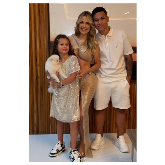 Kayky Bezerra, Deolane Bezerra e Valentina: foto em família