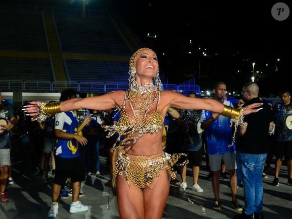 Desfiles de Carnaval 2025 RJ: Sabrina Sato comanda a bateria da Vila Isabel na segunda-feira 3 de março de 2025