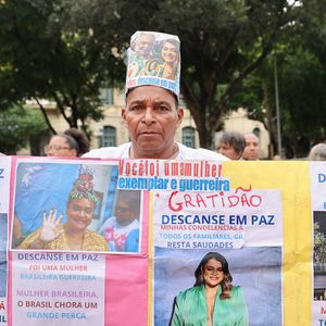 Preta Gil ganhou diversas homenagens do público em seu velório nesta sexta-feira (25)