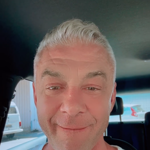 Outra decisão foi a de que Alexandre Correa terá que pagar uma pensão alimentícia no valor de R$ 4.500 ao filho, Alezinho, fruto da união entre ele e Ana Hickmann.