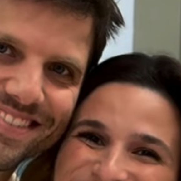 A ginasta Jade Barbosa surpreendeu os fãs ao anunciar sua primeira gravidez em junho, em um vídeo divertido ao lado do marido, Leandro.