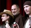O U2 implorou a Steve Jobs para que lhes pagasse com ações da Apple: ele não só os convenceu a trabalhar de graça, como também pediu que divulgassem uma edição especial do iPod