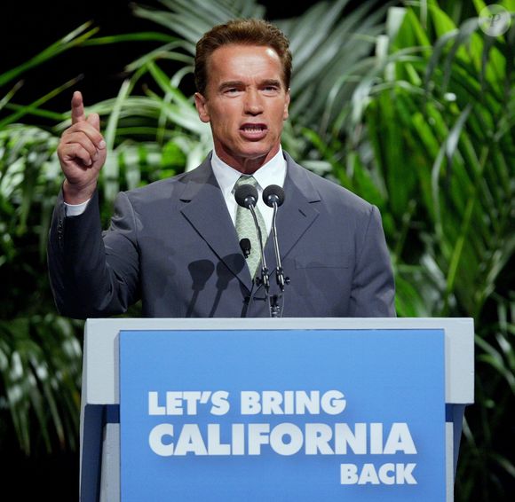 Arnold Schwarzenegger venceu a eleição e se consagrou governador da Califórnia em 2003
