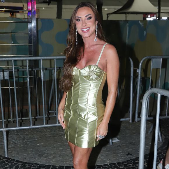 Show da Lady Gaga no Rio: de vestidinho curto, Nicole Bahls esbanjou elegância na área VIP