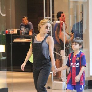 Atriz Carolina Dieckmann é mãe de dois filhos: Davi Frota e José Worcman