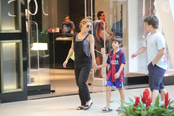 Atriz Carolina Dieckmann é mãe de dois filhos: Davi Frota e José Worcman