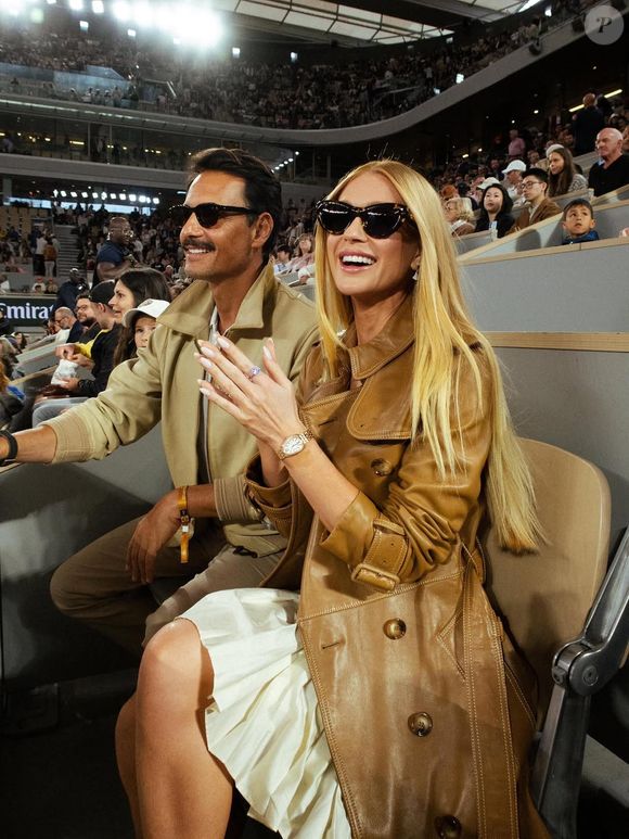 A artista Marina Ruy Barbosa compartilhou um álbum de fotos na manhã desta quinta-feira (05), em seu perfil no Instagram.