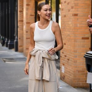 Stella, da Larroudé, é o primeiro sneaker da marca e já virou queridinho entre celebridades internacionais