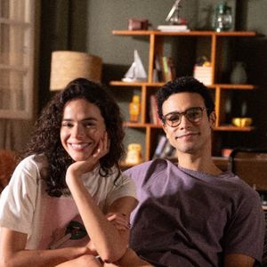 'Amor da Minha Vida' é protagonizada por Bruna Marquezine e Sérgio Malheiros, que vivem melhores amigos