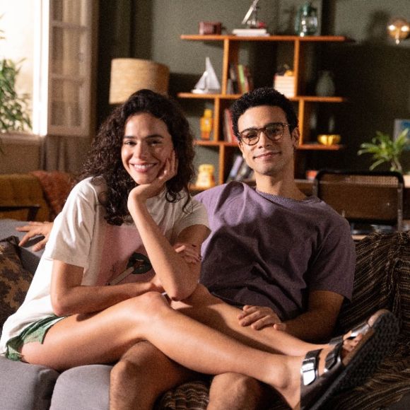 'Amor da Minha Vida' é protagonizada por Bruna Marquezine e Sérgio Malheiros, que vivem melhores amigos