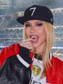 Nem filtro, nem maquiagem: Virgínia aparece de 'cara lavada' em foto inusitada e aparência da influenciadora divide opiniões na web. 'Cara de 40 anos'