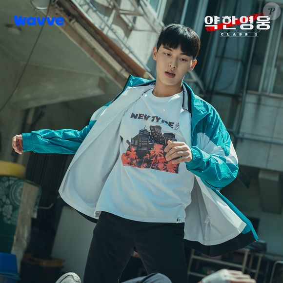 Da fotografia com cores frias para simbolizar o estado emocional do personagens à trilha sonora, 'Classe dos Heróis Fracos' é um primor