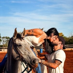 Ana Castela atualmente namora Zé Felipe