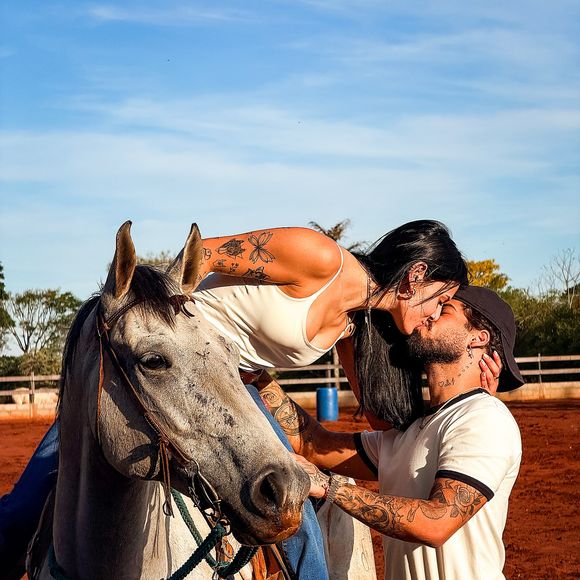 Ana Castela atualmente namora Zé Felipe