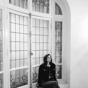 Seus pés agradecem: por que o sapato clássico em cor neutra de Bruna Marquezine vai aposentar seu scarpin agulha de vez