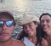Bruna Marquezine e Marcelo Sangalo posaram na praia ao lado da amiga Luana Quaglia