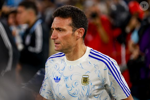 Técnico da Argentina, Lionel Scaloni quebra o silêncio sobre rumores envolvendo Lionel Messi antes da Copa do Mundo de 2026