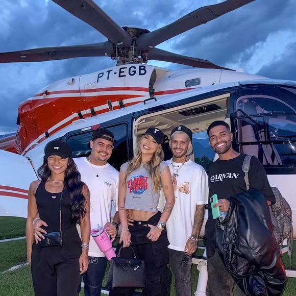 "Rolê de hoje está diferente! Hoje é Neyday. Pra cima!", disse a dona da WePink.