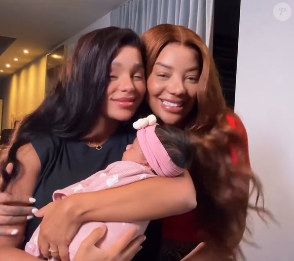 Filha de Brunna Gonçalves e Ludmilla teve o rostinho revelado pelo casal em junho de 2025, quase um mês após o nascimento