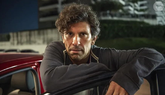 Milhem Cortaz, que foi o Osmar de 'Volta por Cima', revelou vícios antigos em programa do Canal Brasil.  "Eu parei a cocaína, parei o cigarro, e esse refrigerante com essa marca famosa que todo mundo conhece eu sofro até hoje para não tomar"