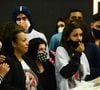 Mãe de MC Kevin em foto no dia do velório do filho famoso: Valquíria afirmou ser a maior prejudicada pela morte do funkeiro