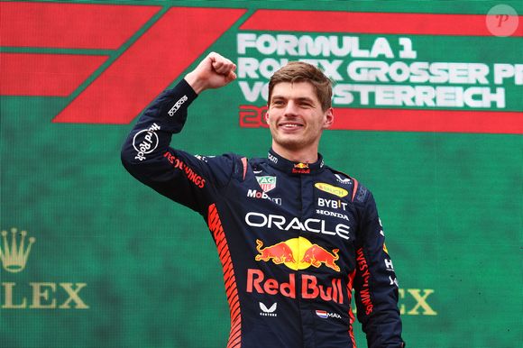 Piloto de Fórmula 1 teve uma suposta ligação com Max Verstappen exposta em uma publicação do portal Metrópoles