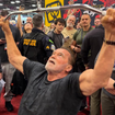 Arnold Schwarzenegger, aos 78 anos, está se preparando intensamente na academia para a sequência de 'Conan, o Bárbaro'