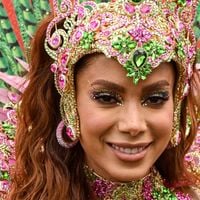 Gasto zero com fantasia, regalias e mais: descubra o que levou Anitta a ser rainha de bateria no Carnaval 2027; sucessora de Virginia na Grande Rio, funkeira deve entrar na disputa do samba-enredo