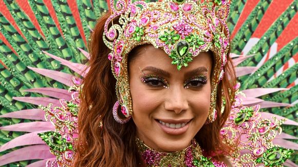 Gasto zero com fantasia, regalias e mais: descubra o que levou Anitta a ser rainha de bateria no Carnaval 2027; sucessora de Virginia na Grande Rio, funkeira deve entrar na disputa do samba-enredo