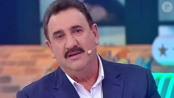 Ratinho em foto no seu programa no SBT: apresentador perdeu 16kg e fez cirurgia para acabar com a papada