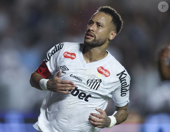 Neymar obteve vitória na Justiça: juiz entendeu que houve inexistência de provas materiais que apontassem para crime ambiental cometido pelo jogador