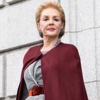 Este é o conselho de Carolina Herrera para aplicarmos o perfume e que seu aroma nos acompanhe por horas